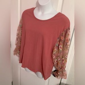 Boutique UMGEE dusty rose top…sheer sleeves XL
